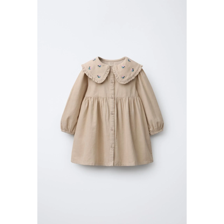 ВЕЛЬВЕТОВОЕ ПЛАТЬЕ С ВЫШИВКОЙ В ВИДЕ ЦВЕТОВ