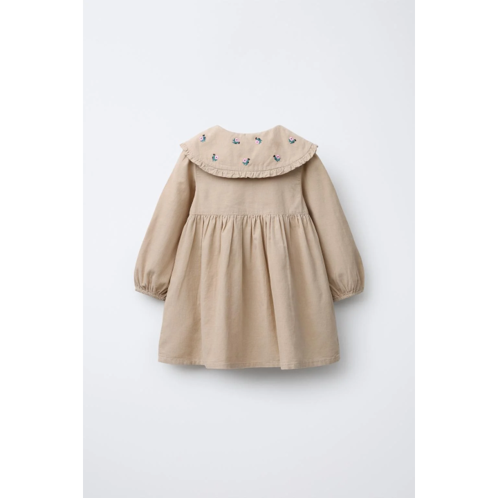 ВЕЛЬВЕТОВОЕ ПЛАТЬЕ С ВЫШИВКОЙ В ВИДЕ ЦВЕТОВ