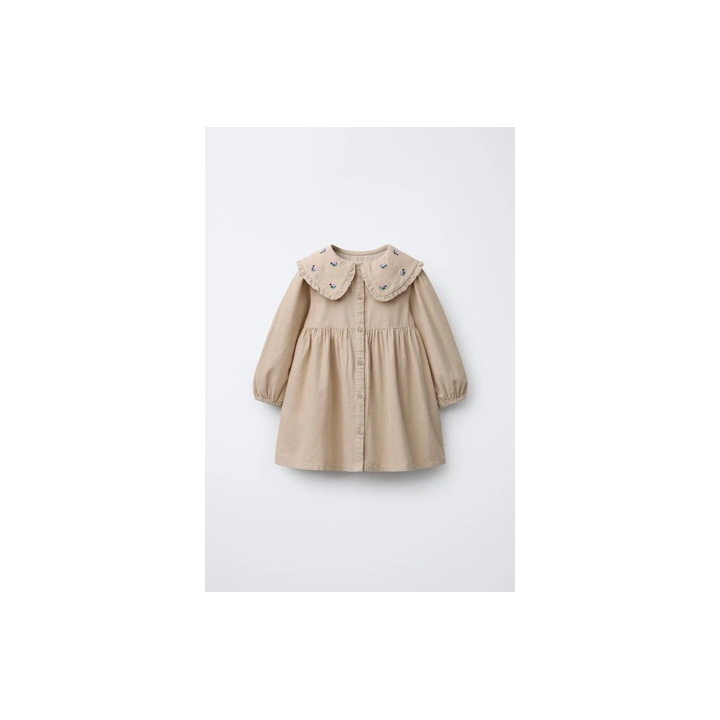 ВЕЛЬВЕТОВОЕ ПЛАТЬЕ С ВЫШИВКОЙ В ВИДЕ ЦВЕТОВ