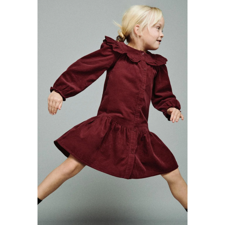 Платье из шнуровки с оборками и вышивкой schiffli