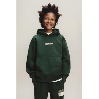 КОМПЛЕКТ ИЗ ТОЛСТОВКИ С КАПЮШОНОМ И БРЮК-ДЖОГГЕРОВ С НАШИВКАМИ