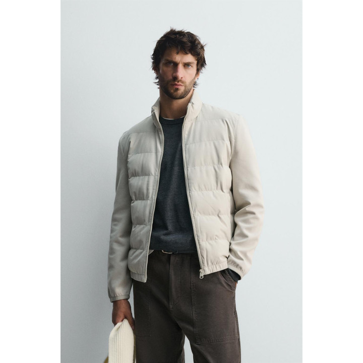 ОДНОТОННАЯ СТЕГАНАЯ КУРТКА