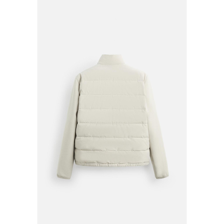 ОДНОТОННАЯ СТЕГАНАЯ КУРТКА