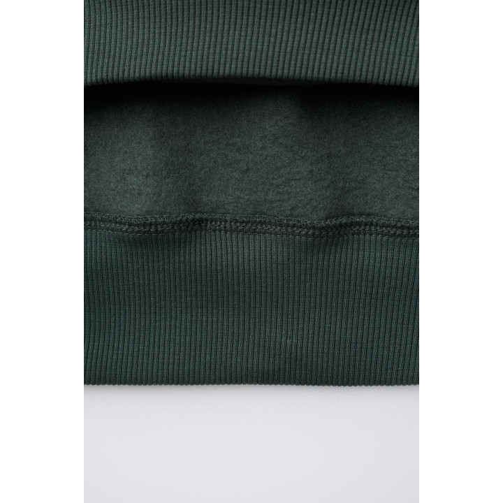 КОМПЛЕКТ ИЗ ТОЛСТОВКИ С КАПЮШОНОМ И БРЮК-ДЖОГГЕРОВ С НАШИВКАМИ