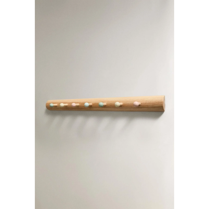 CHILDREN’S MULTICOLOURED WALL HANGER