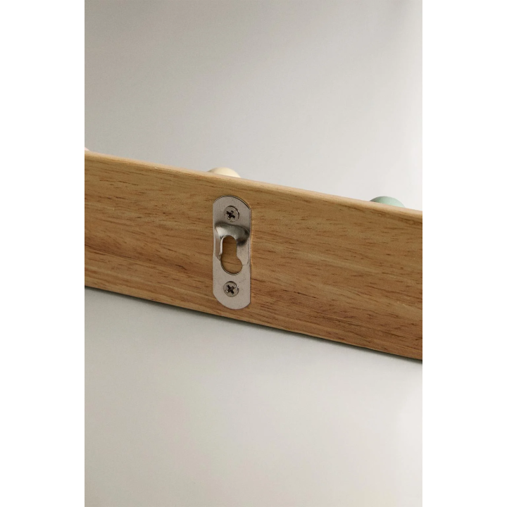 CHILDREN’S MULTICOLOURED WALL HANGER