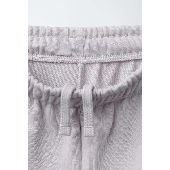 КОМПЛЕКТ ИЗ ТОЛСТОВКИ И ДЖОГГЕРОВ С ТЕКСТОВЫМ ПАТЧЕМ