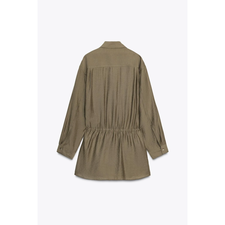 КОРОТКОЕ ПЛАТЬЕ-РУБАШКА ИЗ СТРУЯЩЕЙСЯ ТКАНИ