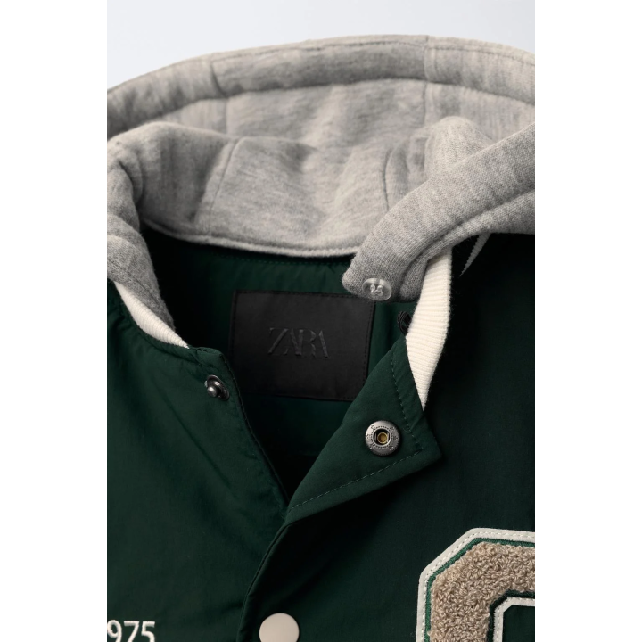 БОМБЕР СО СЪЕМНЫМ КАПЮШОНОМ И ФЛИСОВОЙ ПОДКЛАДКОЙ, НЕЙЛОН CAPIBARA CAPYFUN ©