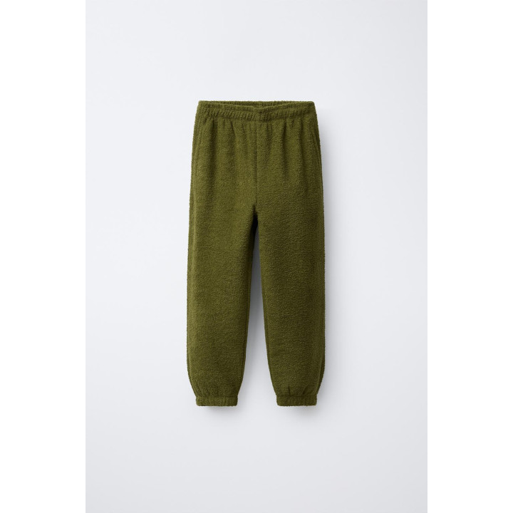 Костюм-двойка с худи и брюками-джоггерами в текстильной текстуре