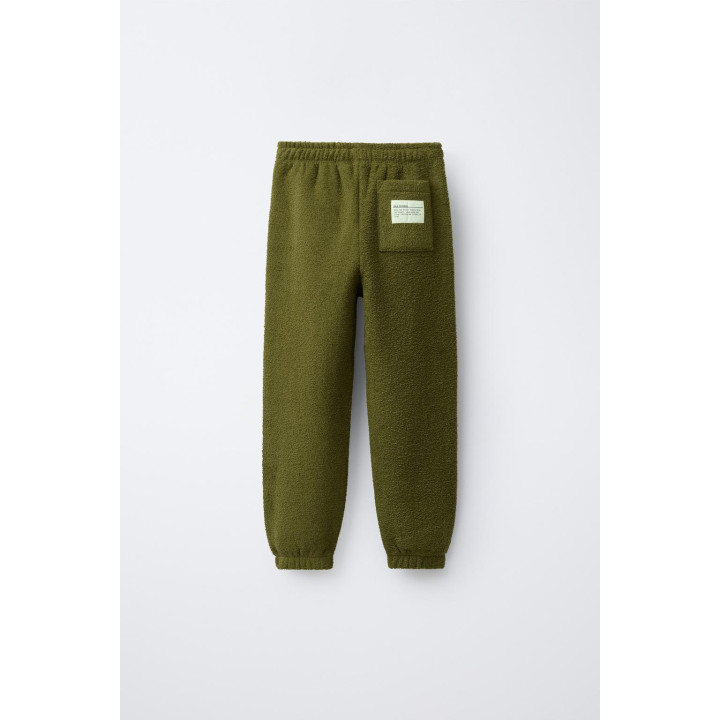 Костюм-двойка с худи и брюками-джоггерами в текстильной текстуре