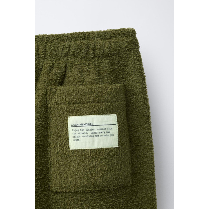 Костюм-двойка с худи и брюками-джоггерами в текстильной текстуре