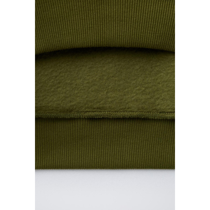 Костюм-двойка с худи и брюками-джоггерами в текстильной текстуре