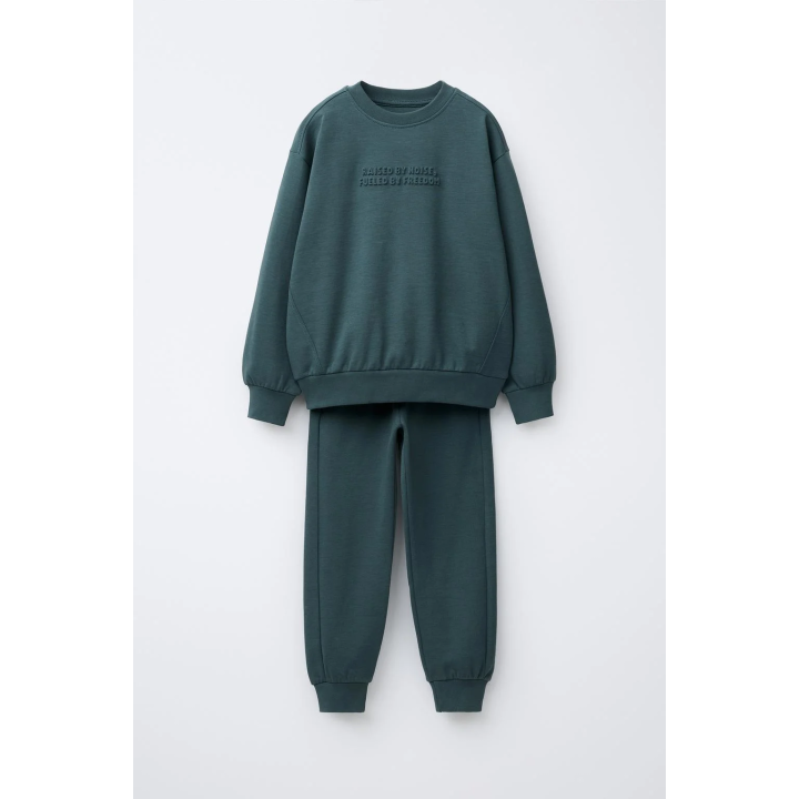 КОМПЛЕКТ ИЗ ТОЛСТОВКИ И ДЖОГГЕРОВ С ТИСНЕНЫМ ТЕКСТОМ