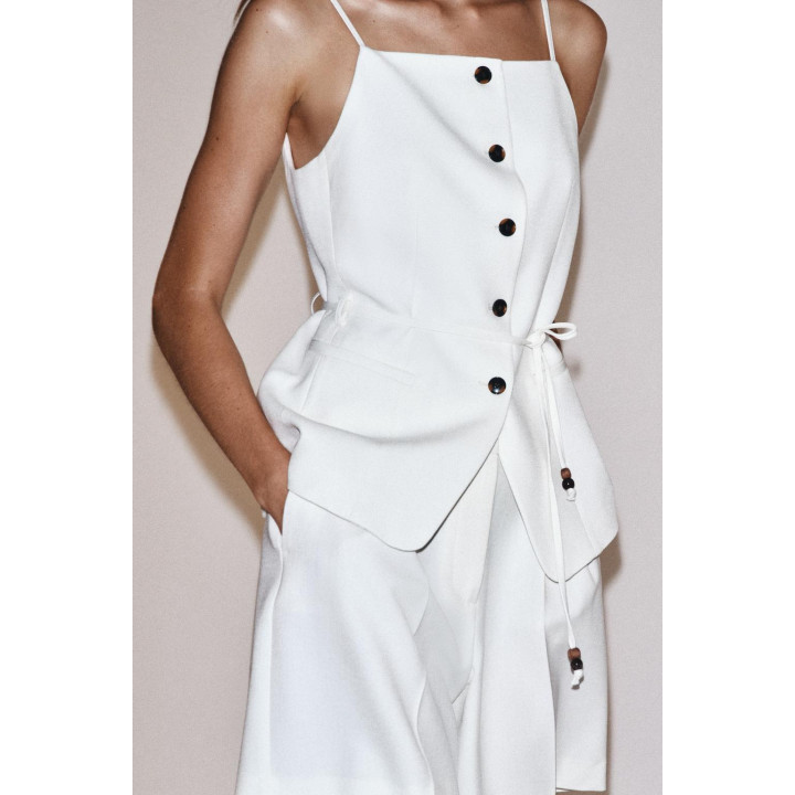 ЖИЛЕТ С ПОЯСОМ И БУСИНАМИ