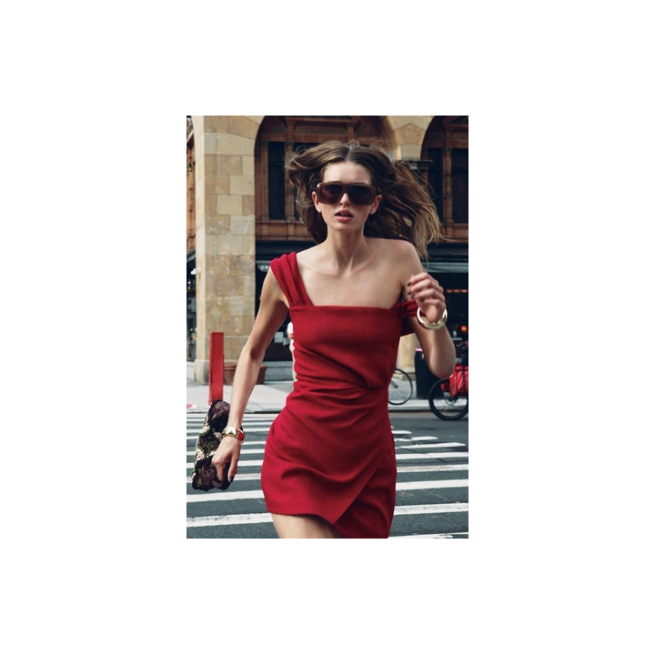 МИНИ-ПЛАТЬЕ С ОТКРЫТЫМИ ПЛЕЧАМИ И ПРИСПУЩЕННЫМИ РУКАВАМИ