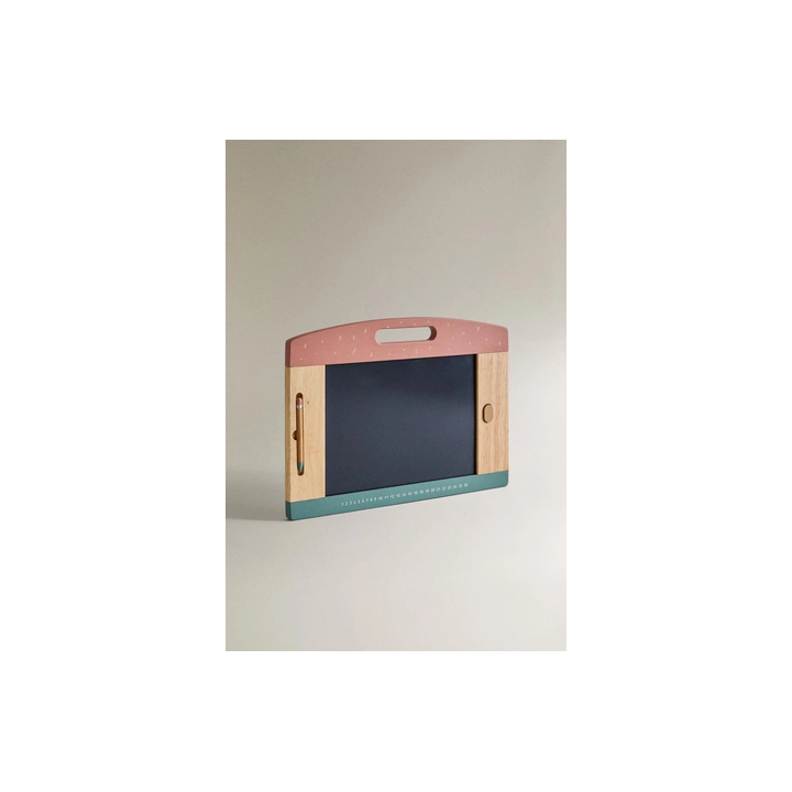 CHILDREN’S DRAWING BOARD