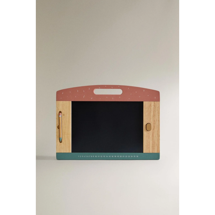 CHILDREN’S DRAWING BOARD