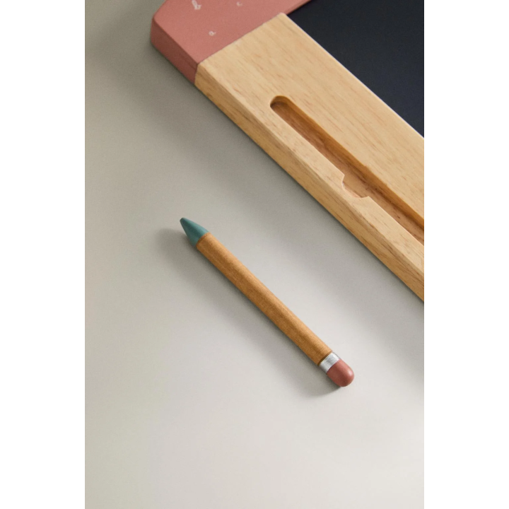 CHILDREN’S DRAWING BOARD