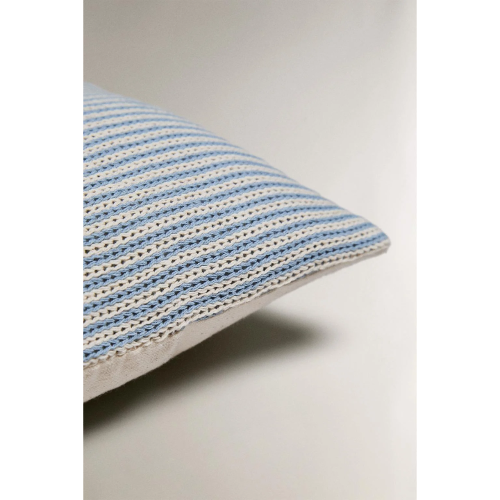 CHILDREN'S EMBROIDERED LETTER I CUSHION