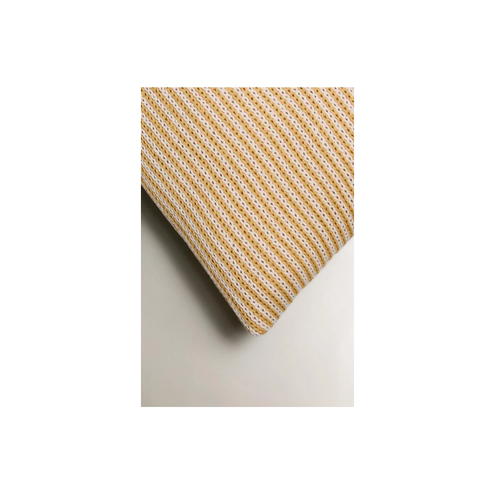 CHILDREN'S EMBROIDERED LETTER L CUSHION