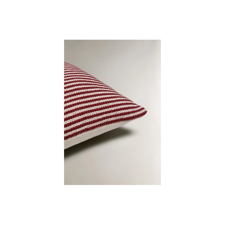 CHILDREN'S EMBROIDERED LETTER O CUSHION