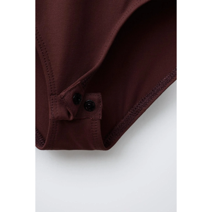 БОДИ ИЗ ПОЛИАМИДА С ВЫРЕЗАМИ