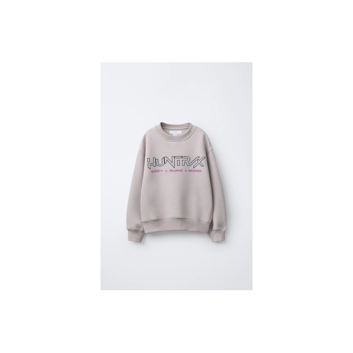 ТОЛСТОВКА С ПРИНТОМ KPOP DEMON HUNTERS™ NETFLIX ©