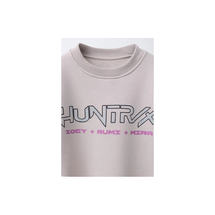 ТОЛСТОВКА С ПРИНТОМ KPOP DEMON HUNTERS™ NETFLIX ©