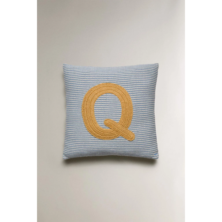 CHILDREN'S EMBROIDERED LETTER Q CUSHION