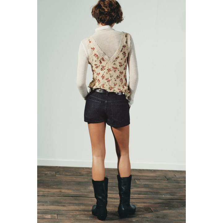 ТОП С КРУЖЕВОМ И ЦВЕТОЧНЫМ УЗОРОМ