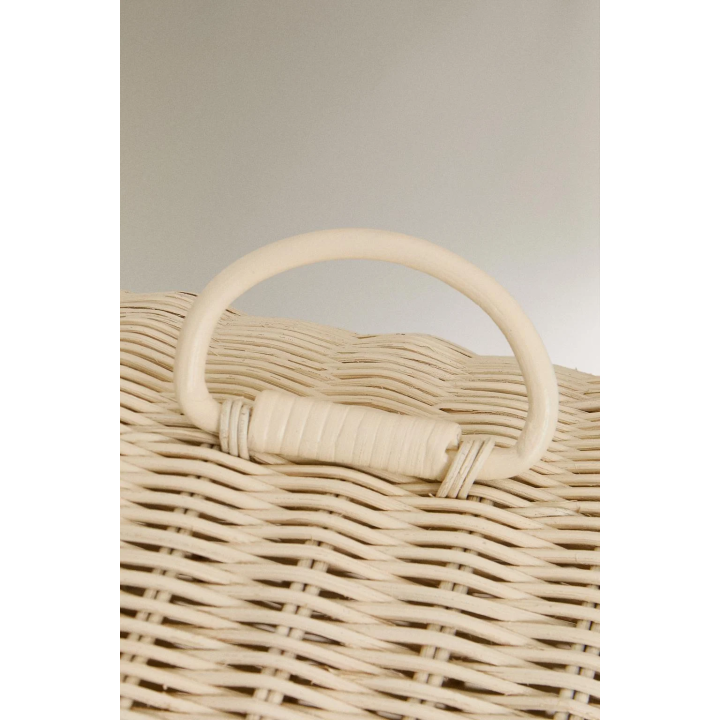 CHILDREN’S RATTAN BASKET WITH LID