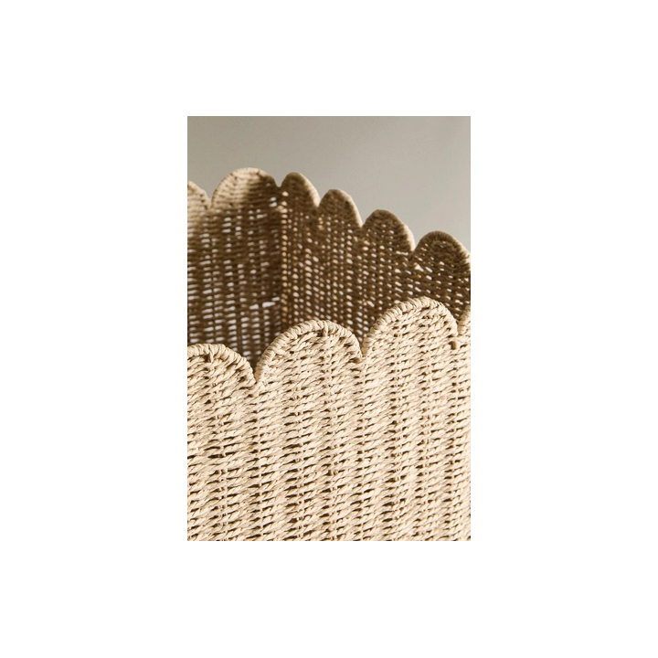LARGE SCALLOPED BASKET