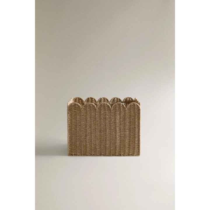 LARGE SCALLOPED BASKET