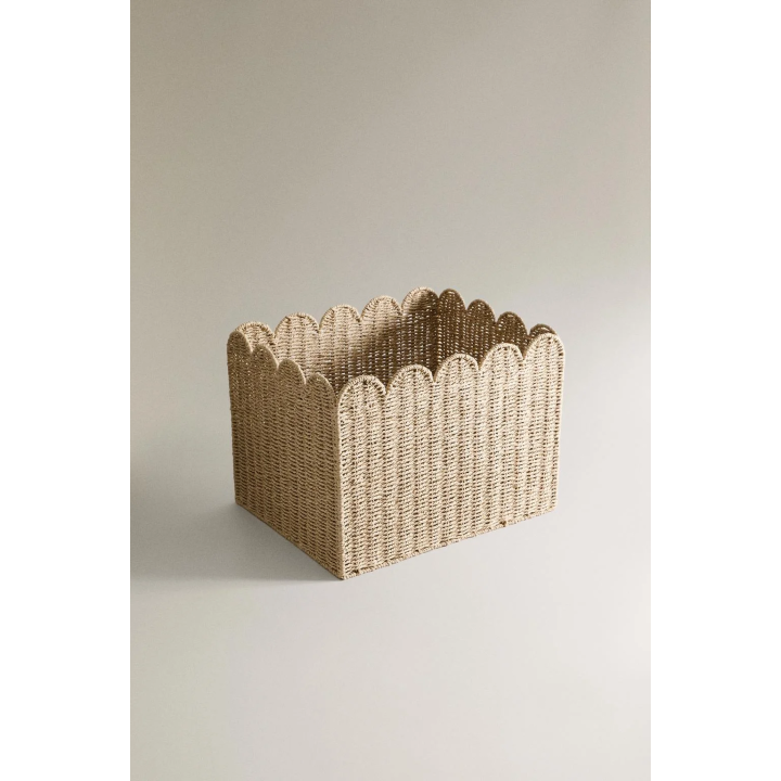 LARGE SCALLOPED BASKET