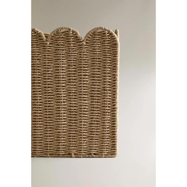 LARGE SCALLOPED BASKET