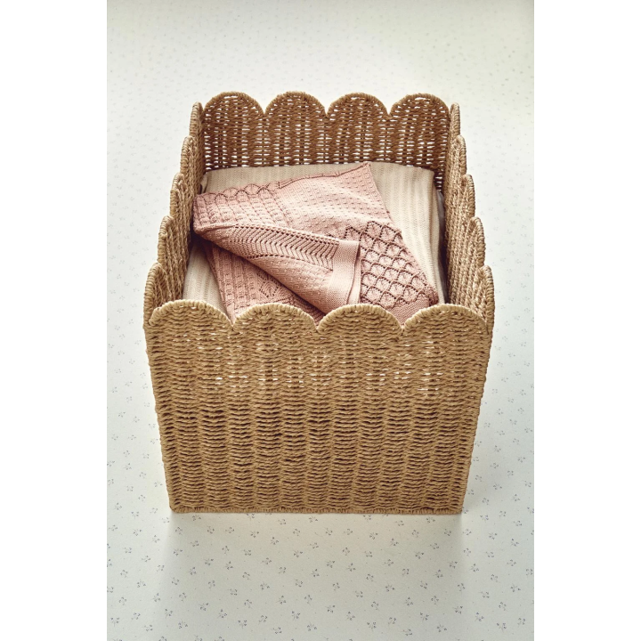 LARGE SCALLOPED BASKET