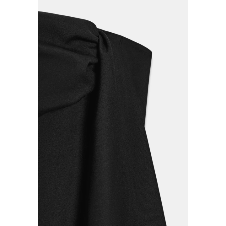 КОРОТКОЕ ПЛАТЬЕ БЕЗ БРЕТЕЛЕЙ