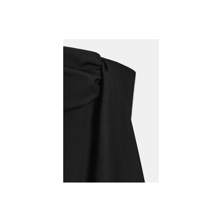 КОРОТКОЕ ПЛАТЬЕ БЕЗ БРЕТЕЛЕЙ