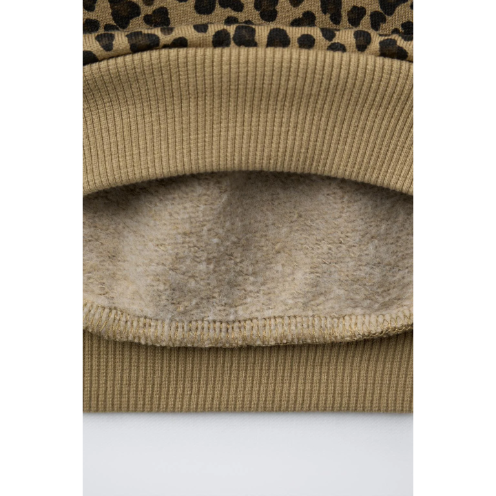 ТОЛСТОВКА ИЗ ПЛОТНОЙ ТКАНИ С АНИМАЛИСТИЧЕСКИМ ПРИНТОМ