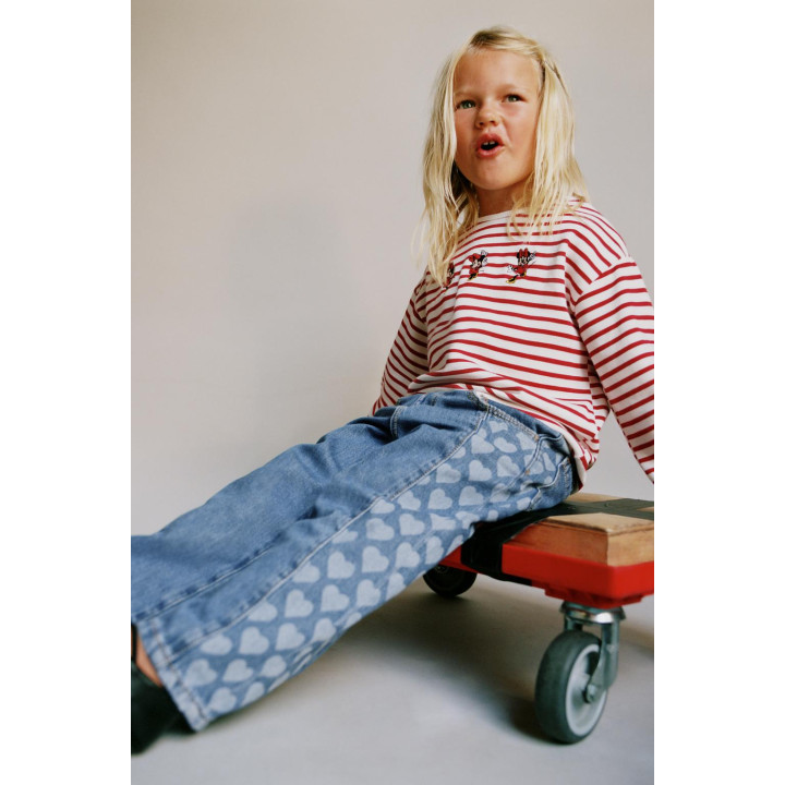 ДЖИНСЫ STRAIGHT С ПРИНТОМ «СЕРДЕЧКИ»