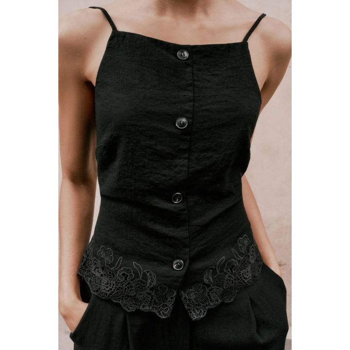 ТОП С ВЫШИВКОЙ И ОТКРЫТОЙ СПИНОЙ