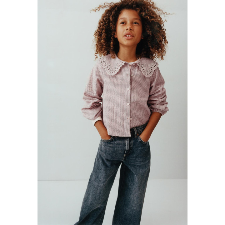 РУБАШКА С БОЛЬШИМ ОТЛОЖНЫМ ВОРОТНИКОМ И ВЫШИВКОЙ