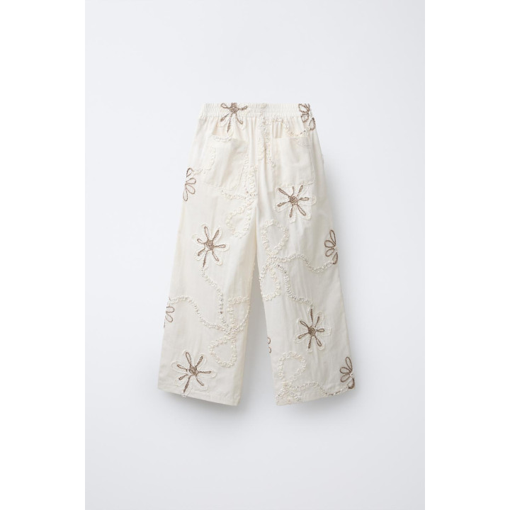 ПРЯМЫЕ БРЮКИ С ВЫШИВКОЙ В ВИДЕ ЦВЕТОВ