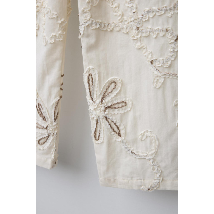 ПРЯМЫЕ БРЮКИ С ВЫШИВКОЙ В ВИДЕ ЦВЕТОВ