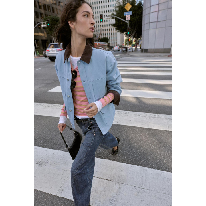 СТЕГАНАЯ КУРТКА С КОМБИНИРОВАННЫМ ВОРОТНИКОМ