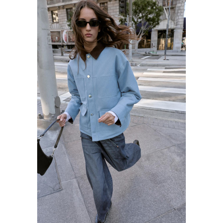 СТЕГАНАЯ КУРТКА С КОМБИНИРОВАННЫМ ВОРОТНИКОМ