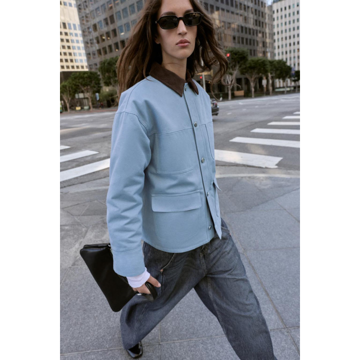 СТЕГАНАЯ КУРТКА С КОМБИНИРОВАННЫМ ВОРОТНИКОМ