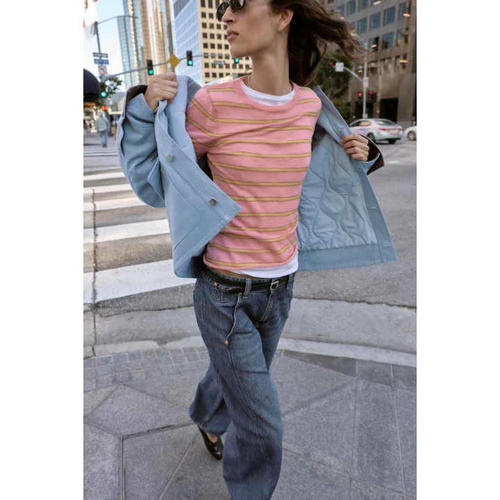 СТЕГАНАЯ КУРТКА С КОМБИНИРОВАННЫМ ВОРОТНИКОМ