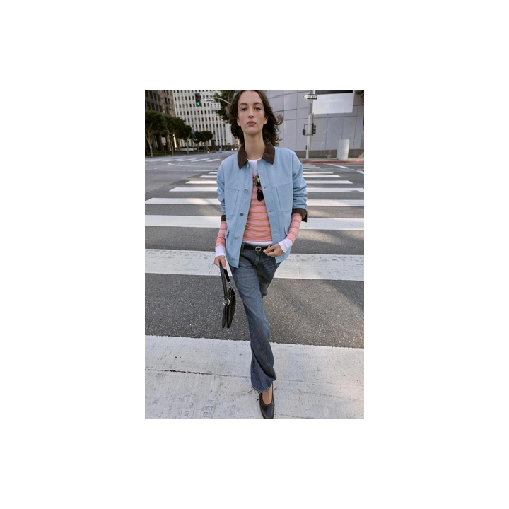 СТЕГАНАЯ КУРТКА С КОМБИНИРОВАННЫМ ВОРОТНИКОМ